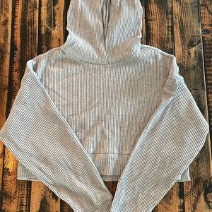 ALO Yoga Muse hoodie. Heather Grey, cropped size S.